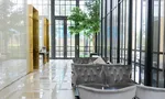 Rezeption / Lobby at Equinox Phahol-Vibha