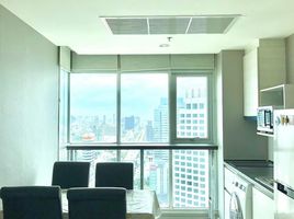 2 Bedroom Condo for sale at Life Ratchadapisek, Huai Khwang