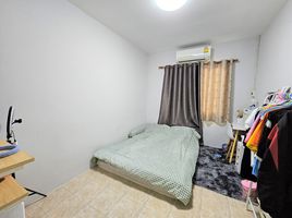 4 Schlafzimmer Reihenhaus zu verkaufen im Wisatesuknakorn 19 Phase 1, Phanthai Norasing