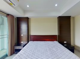 Studio Apartment for rent at Laidback Place, Phra Khanong Nuea