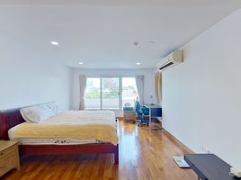 2 Bedroom Apartment for rent at Sailom City Resort, Sam Sen Nai, Phaya Thai
