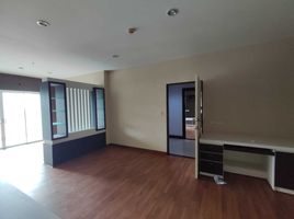 2 Bedroom Condo for sale at The Green Places Condominium, Ratsada