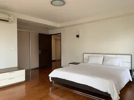 3 спален Кондо в аренду в Baan Sukhumvit 14, Khlong Toei