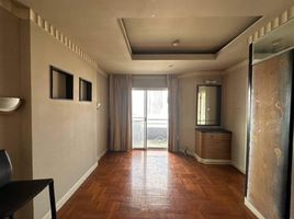 4 Schlafzimmer Penthouse zu verkaufen im Baan Kasemsan 1, Wang Mai