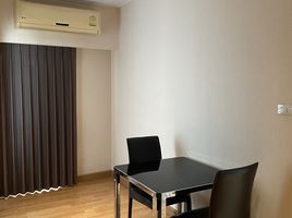 1 Schlafzimmer Appartement zu vermieten im Nantiruj Tower, Khlong Toei