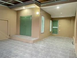 3 Schlafzimmer Haus zu verkaufen im Anuphat Manorom Village, Wichit