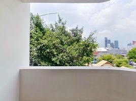 3 Bedroom Apartment for rent at Aramvej Apartment, Khlong Tan Nuea