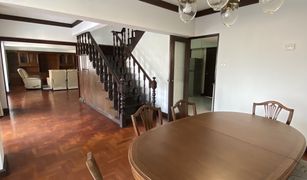 3 Schlafzimmern Wohnung zu verkaufen in Khlong Tan Nuea, Bangkok Yada Residential