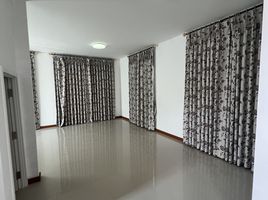 3 Schlafzimmer Villa zu vermieten im The Trust Srinakarin-Praeksa, Phraeksa, Mueang Samut Prakan, Samut Prakan