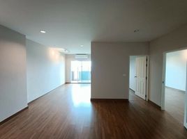 2 спален Кондо на продажу в 103 Central Condominium, Chai Sathan