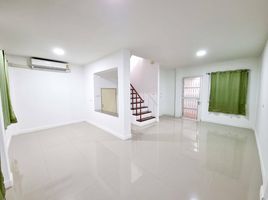 2 Bedroom Townhouse for sale at Novo Ville Wongwaen-Lumlukka Klong 5, Bueng Kham Phroi