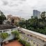 3 Schlafzimmer Appartement zu vermieten im 3 BR town house with large terrace for rent Tonle Bassac, Chak Angrae Leu