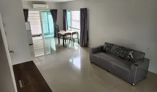 3 Bedrooms Townhouse for sale in Dokmai, Bangkok Baan Klang Muang Suanluang