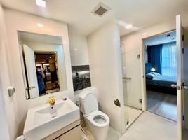 1 спален Квартира в аренду в Metro Luxe Rama 4, Khlong Toei