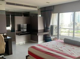 5 Bedroom Penthouse for rent at Saichol Mansion, Bang Lamphu Lang, Khlong San, Bangkok