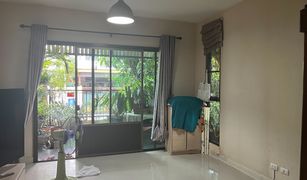 曼谷 Suan Luang Pruksa Ville 57 Pattanakarn 3 卧室 屋 售 