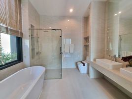 2 Bedroom Villa for sale at MÉTIER Rama 9, Hua Mak