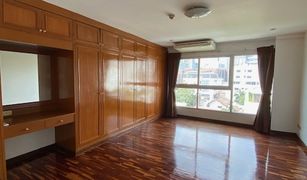 2 Bedrooms Condo for sale in Lumphini, Bangkok Navin Court