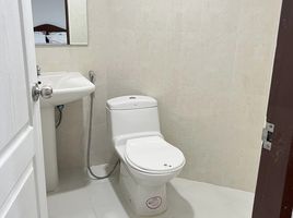 2 Bedroom Condo for rent at Witthayu Complex, Makkasan