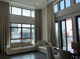 3 Bedroom Condo for rent at The Crest Ruamrudee, Lumphini