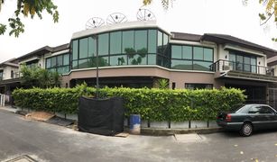 5 chambres Maison a vendre à Dokmai, Bangkok Lake View Park Wongwaen-Bangna