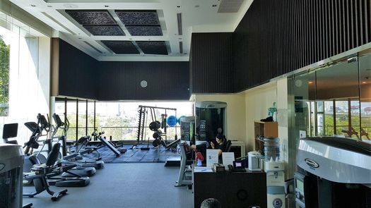 图片 1 of the Fitnessstudio at Circle Condominium