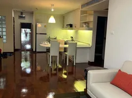 2 спален Кондо в аренду в 49 Suite, Khlong Tan Nuea