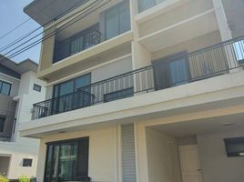 7 Schlafzimmer Haus zu verkaufen im Golden Prestige Watcharapol-Sukhapiban 5, O Ngoen, Sai Mai