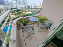 2 Bedroom Condo for rent at Watermark Chaophraya, Bang Lamphu Lang, Khlong San, Bangkok