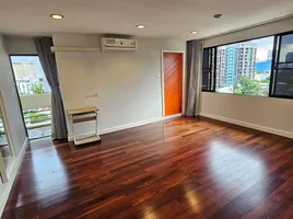 2 Bedroom Condo for rent at Beverly Hills Mansion, Phra Khanong Nuea