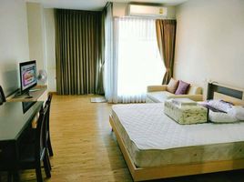 1 Schlafzimmer Wohnung zu vermieten im Citi Smart Condominium, Khlong Toei