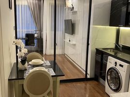 Studio Condo for rent at The Address Chidlom, Lumphini