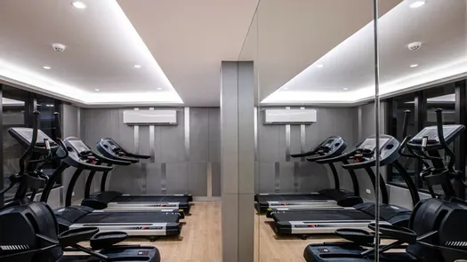 Fotos 1 of the Fitnessstudio at Runesu Thonglor 5