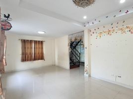 3 Schlafzimmer Villa zu verkaufen im Baan Termrak 4, Bang Bua Thong
