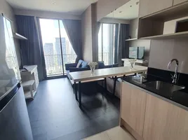 1 спален Кондо в аренду в Edge Sukhumvit 23, Khlong Toei Nuea