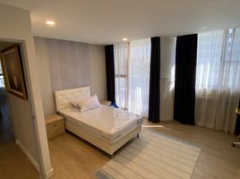 2 Bedroom Apartment for rent at Supalai Place, Khlong Tan Nuea, Watthana