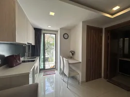คอนโด 1 ห้องนอน ให้เช่า ในโครงการ อาคาเดีย บีช รีสอร์ท, เมืองพัทยา