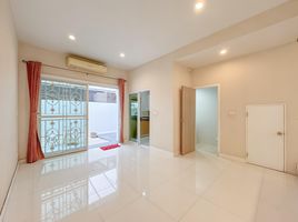 3 Bedroom Townhouse for sale at Private Nirvana Life 71, Lat Phrao
