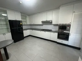 3 Bedroom Condo for rent at Charan Tower, Khlong Tan Nuea