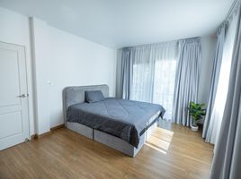4 Bedroom Villa for rent at Centro Bangna-Wongwaen, Dokmai