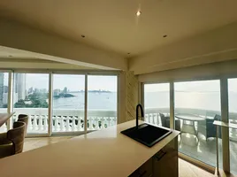 2 Bedroom Apartment for sale at Park Beach Condominium , Na Kluea, Pattaya