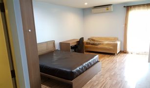 Studio Wohnung zu verkaufen in Sam Sen Nok, Bangkok Regent Home 12 Latphrao 41
