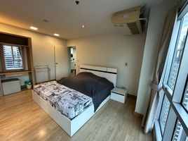 1 Schlafzimmer Wohnung zu vermieten im Silom Suite, Si Lom