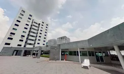 Фото 4 of the Communal Pool at Thonglor Tower