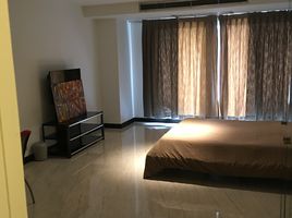 Studio Condo for rent at Baan Sukhumvit 36, Khlong Tan