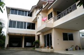 7 bedroom House for sale in Bangkok, Thailand