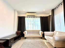 5 Schlafzimmer Villa zu verkaufen im Wararom Charoenmuang, Ton Pao