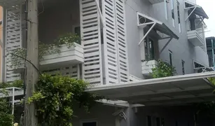 2 Bedrooms Townhouse for sale in Bang Na, Bangkok Phairot Village