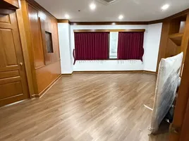 3 Schlafzimmer Einzelhandelsfläche zu vermieten im Moon Tower, Khlong Tan Nuea, Watthana, Bangkok, Thailand
