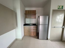 3 Bedroom Apartment for rent at P.W.T Mansion, Khlong Toei, Khlong Toei